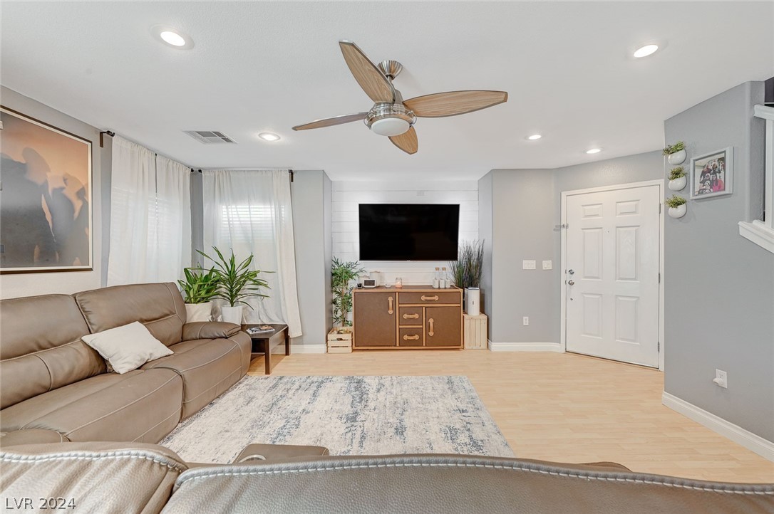 9349 Boulder Opal Avenue