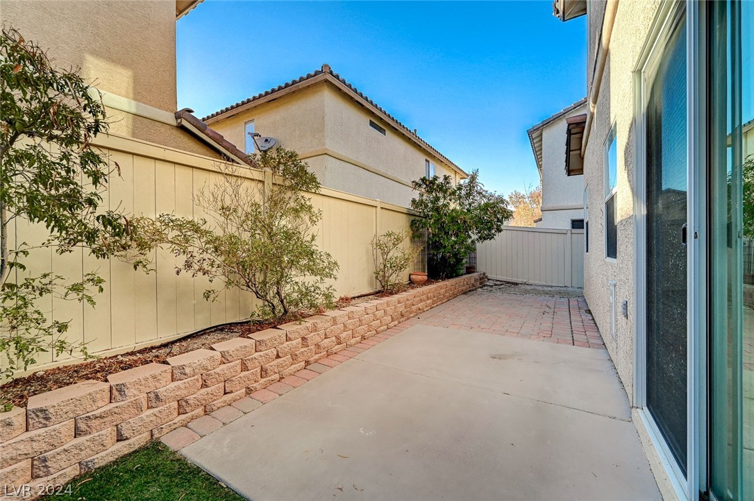 9349 Boulder Opal Avenue