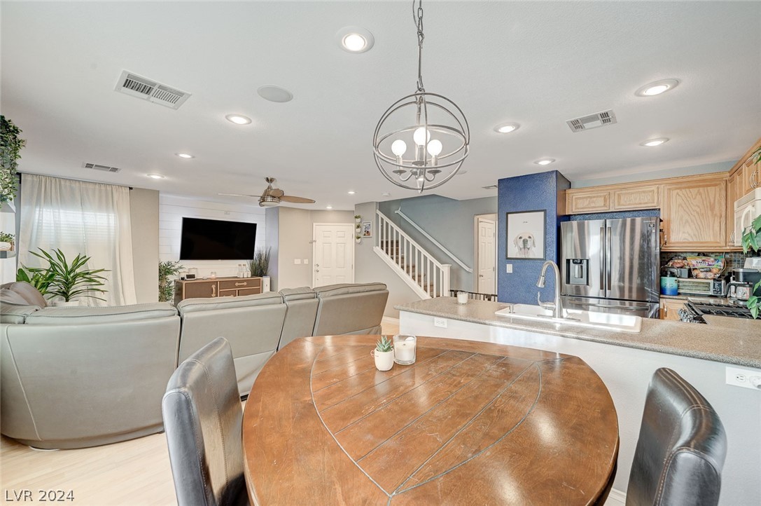 9349 Boulder Opal Avenue