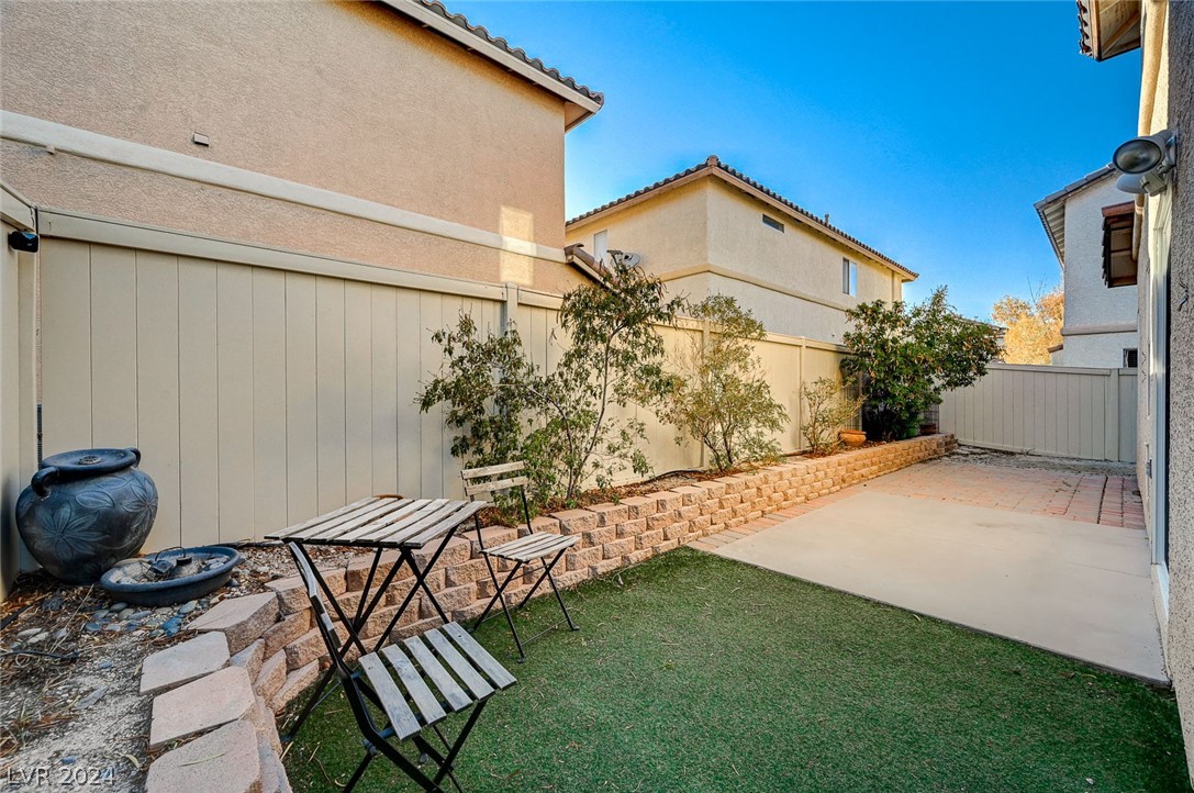 9349 Boulder Opal Avenue