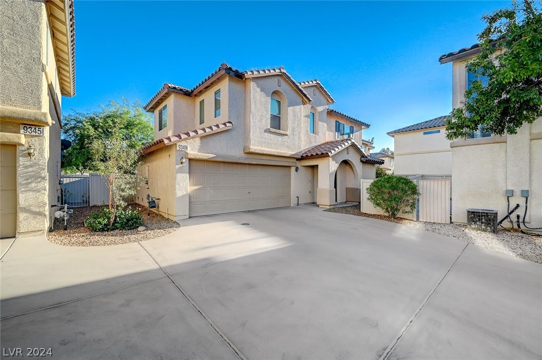 9349 Boulder Opal Avenue