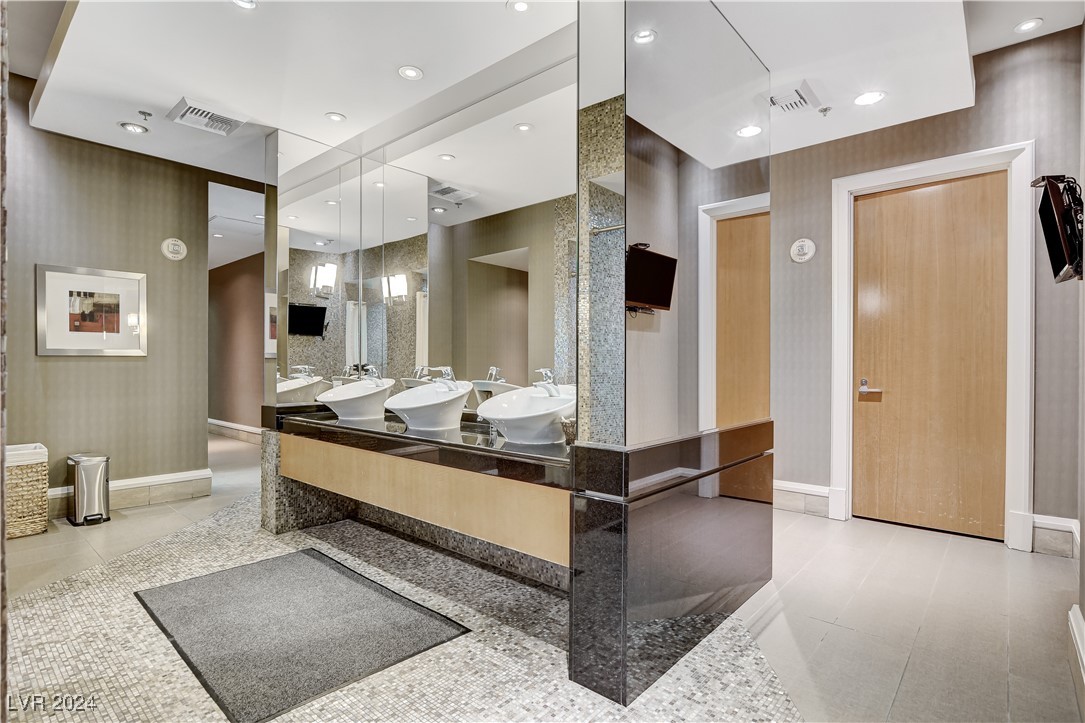 2700 Las Vegas Boulevard 1111