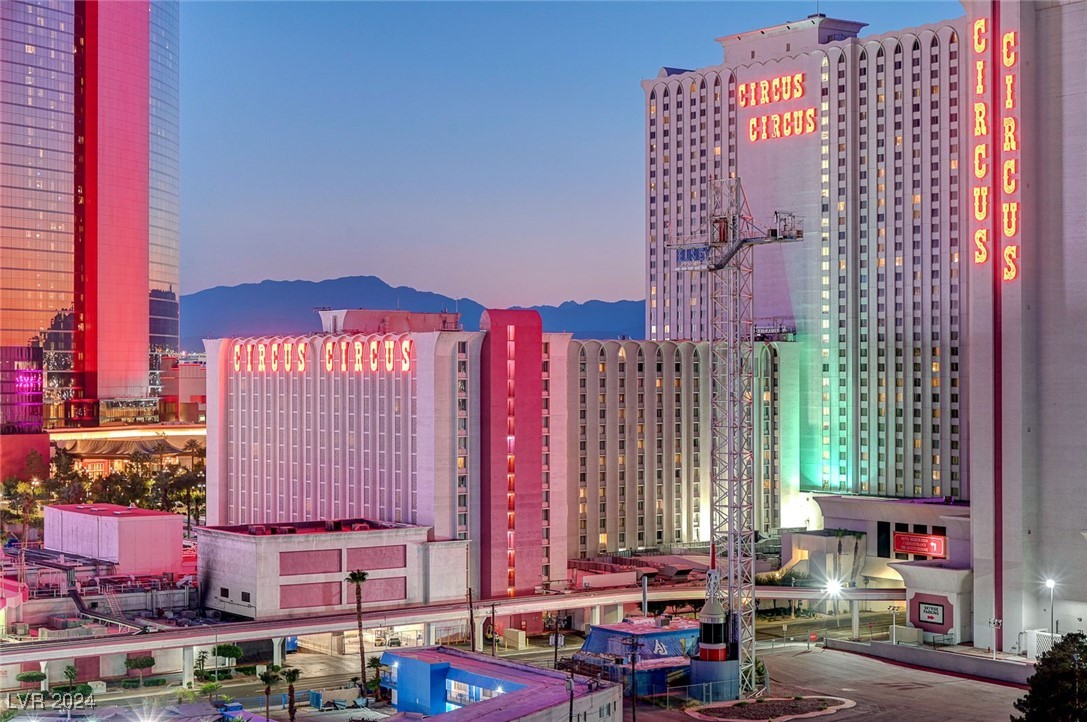 2700 Las Vegas Boulevard 1111