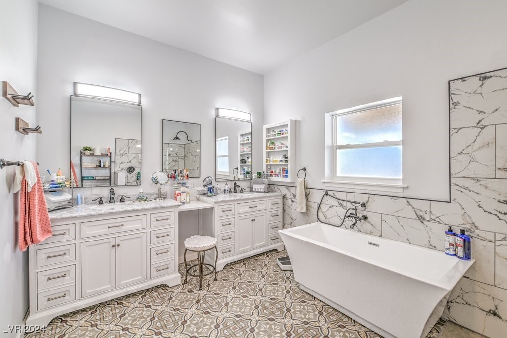 5380 North Blagg Road