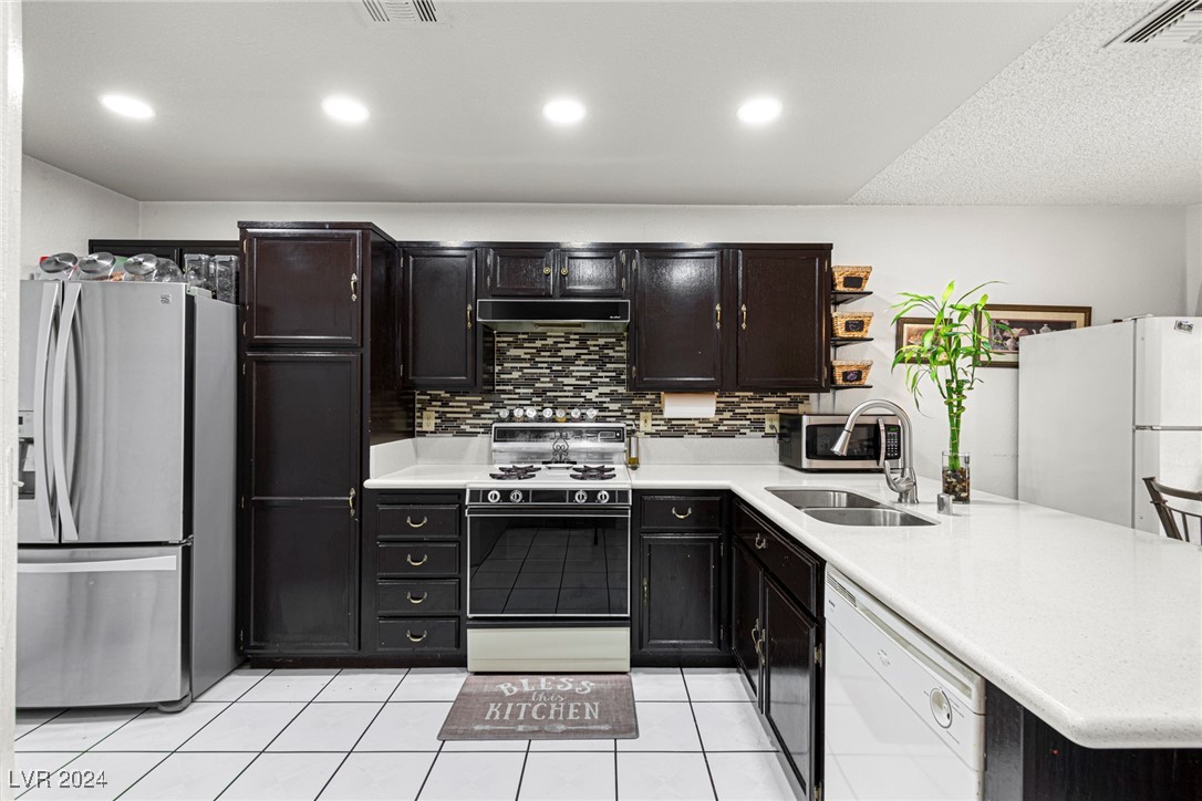 2732 Little Aston Circle