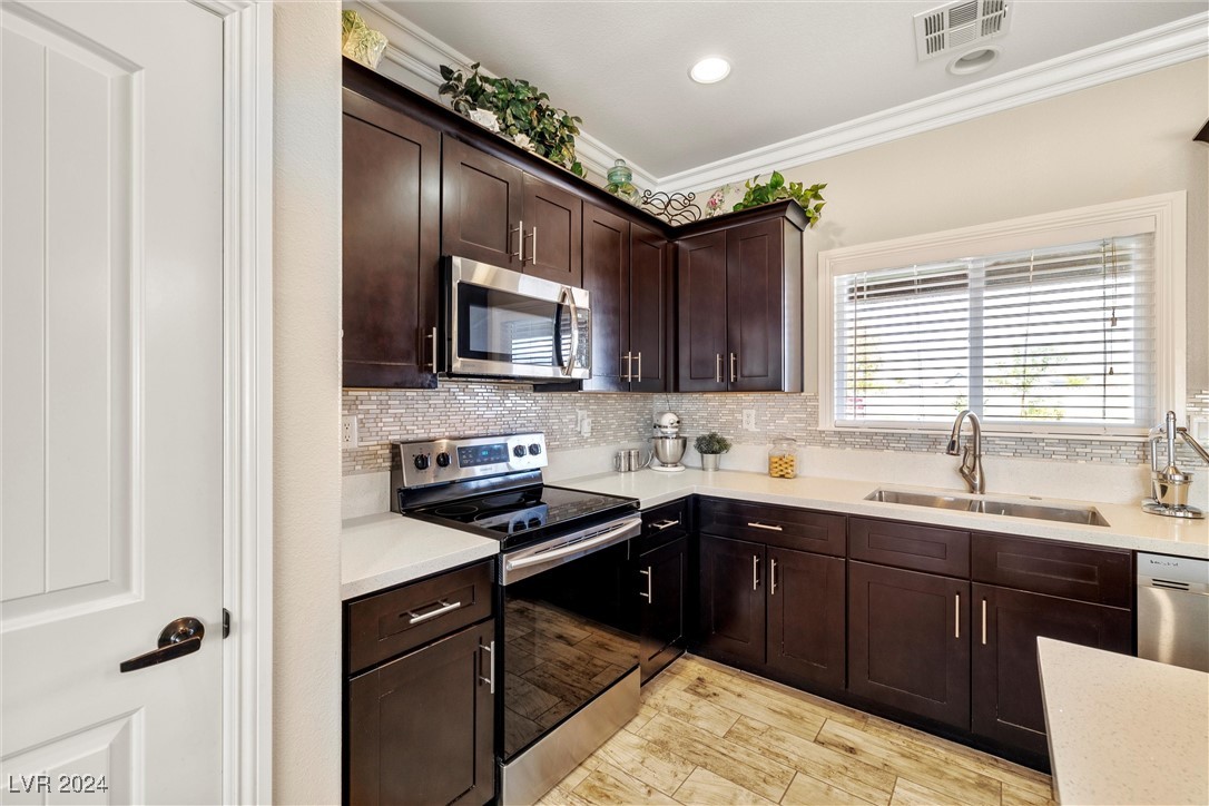 6981 Queenswood Court