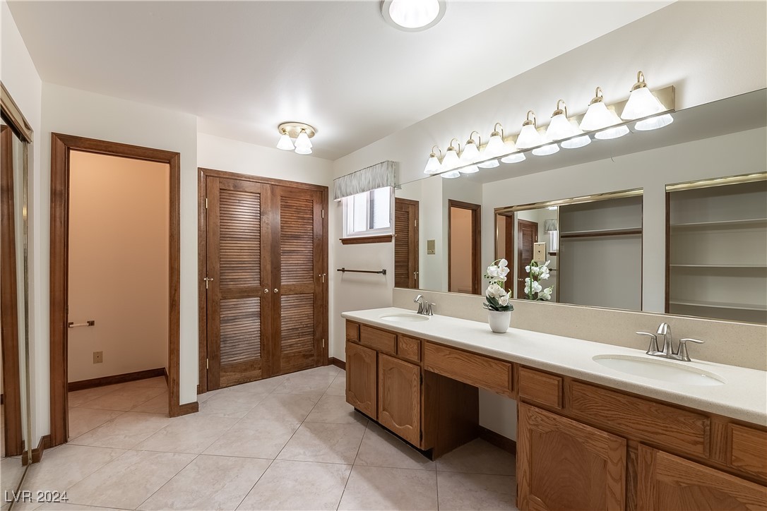 3180 South Tioga Way