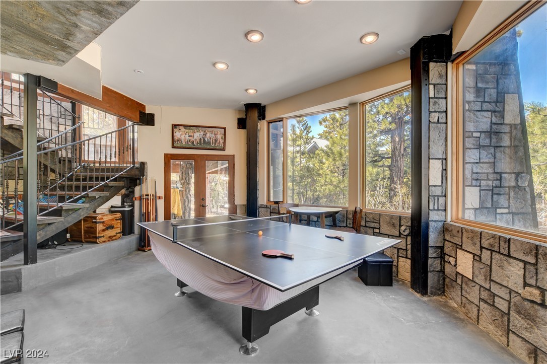 2133 Via Vita Street