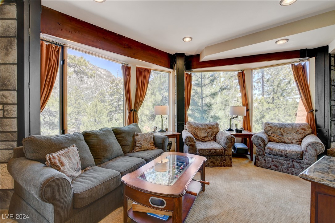 2133 Via Vita Street