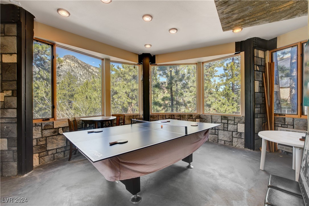 2133 Via Vita Street