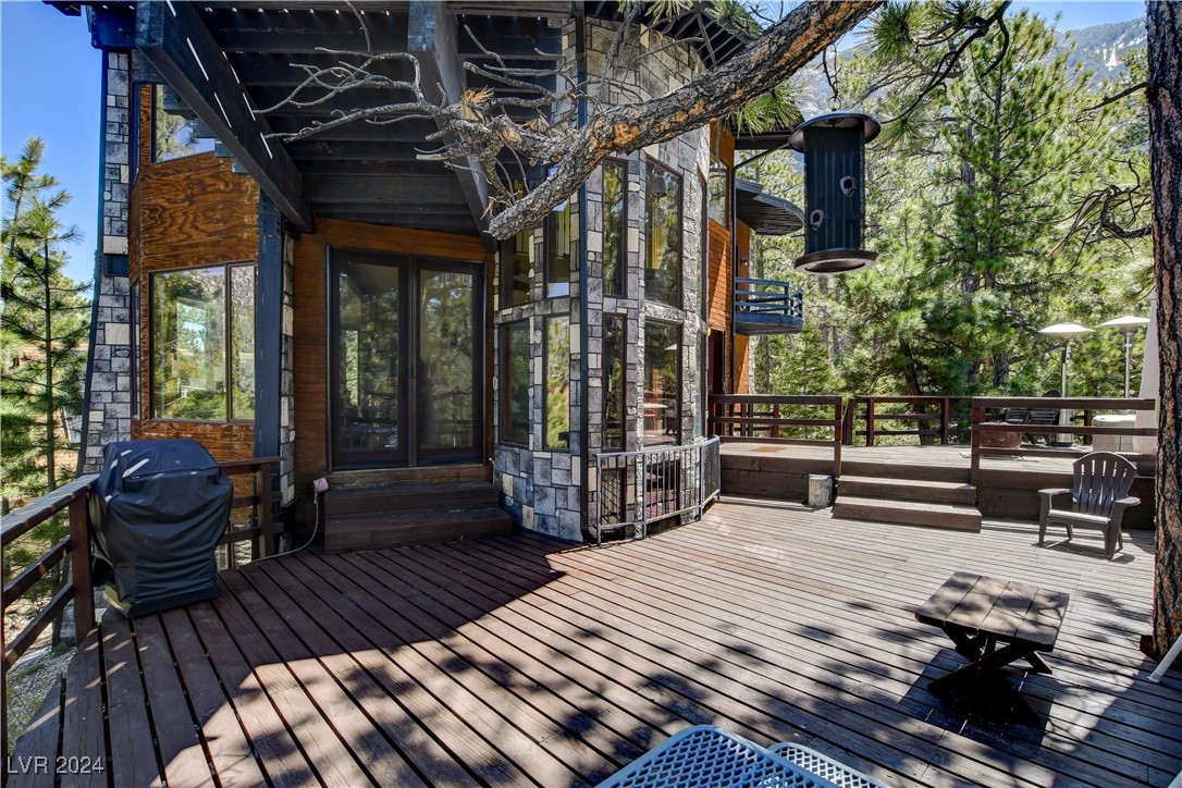 2133 Via Vita Street