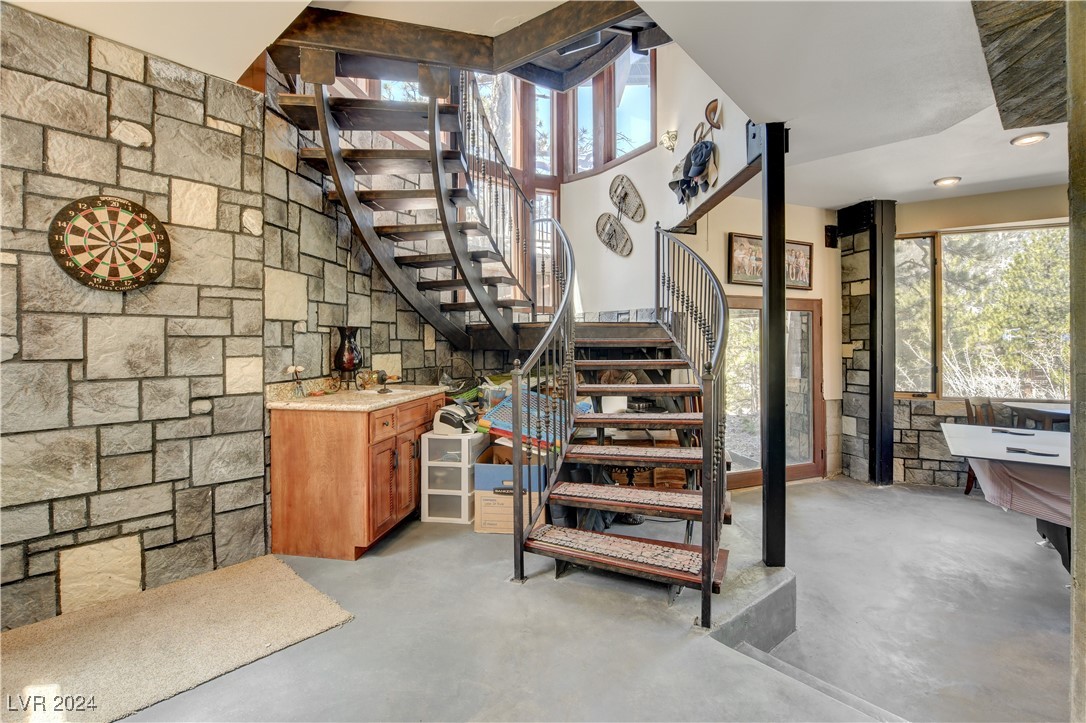 2133 Via Vita Street