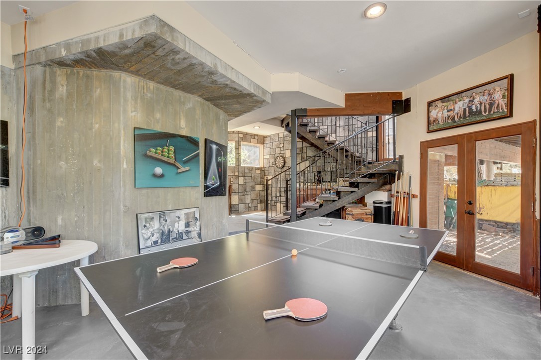 2133 Via Vita Street