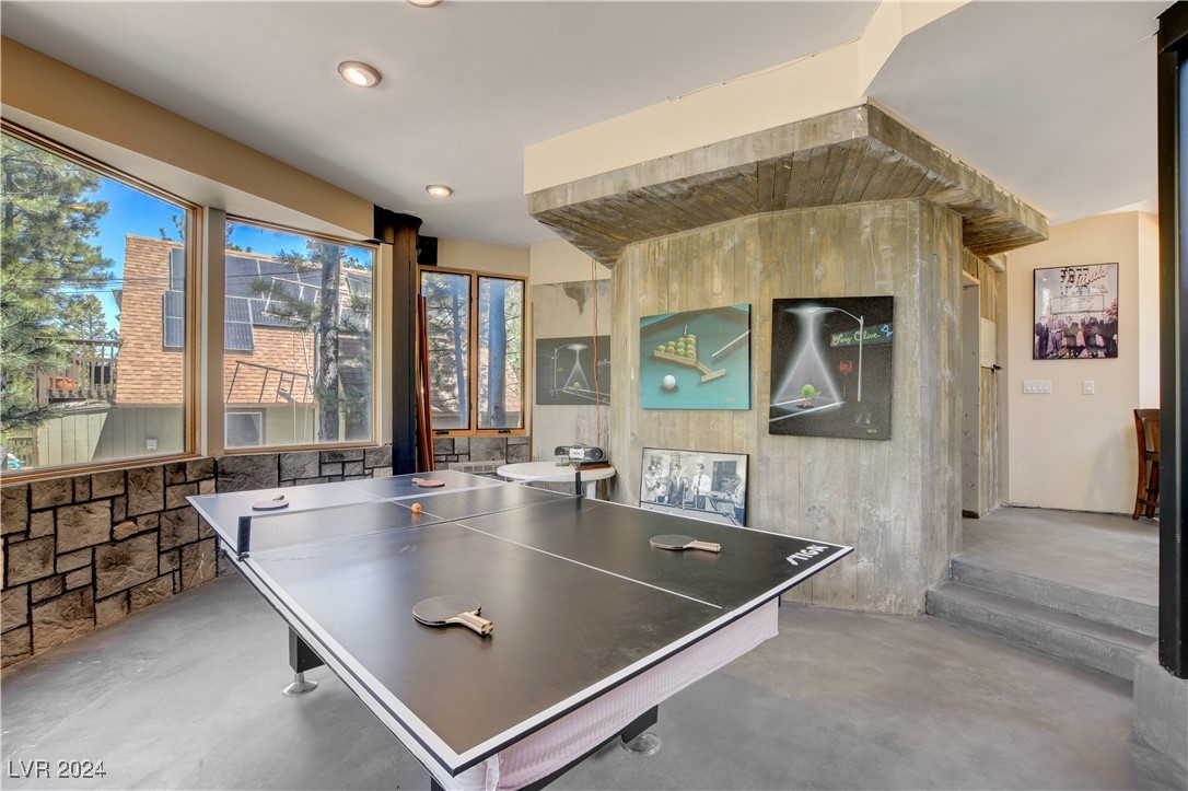 2133 Via Vita Street