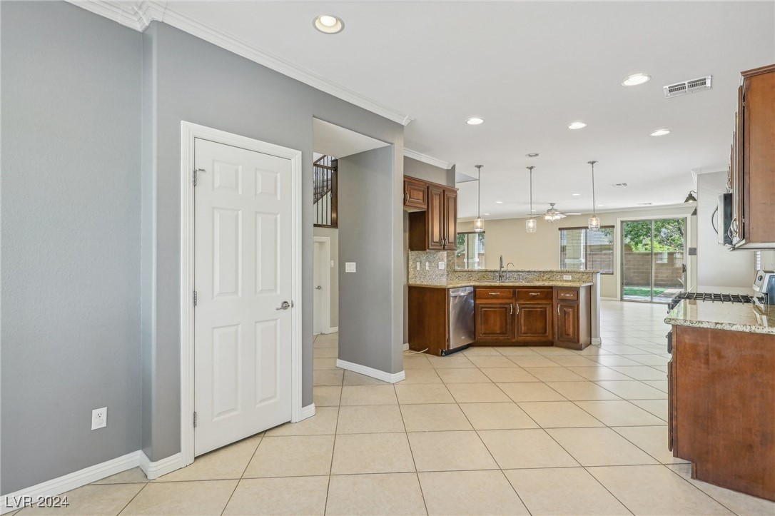 8212 Briggs Gully Street