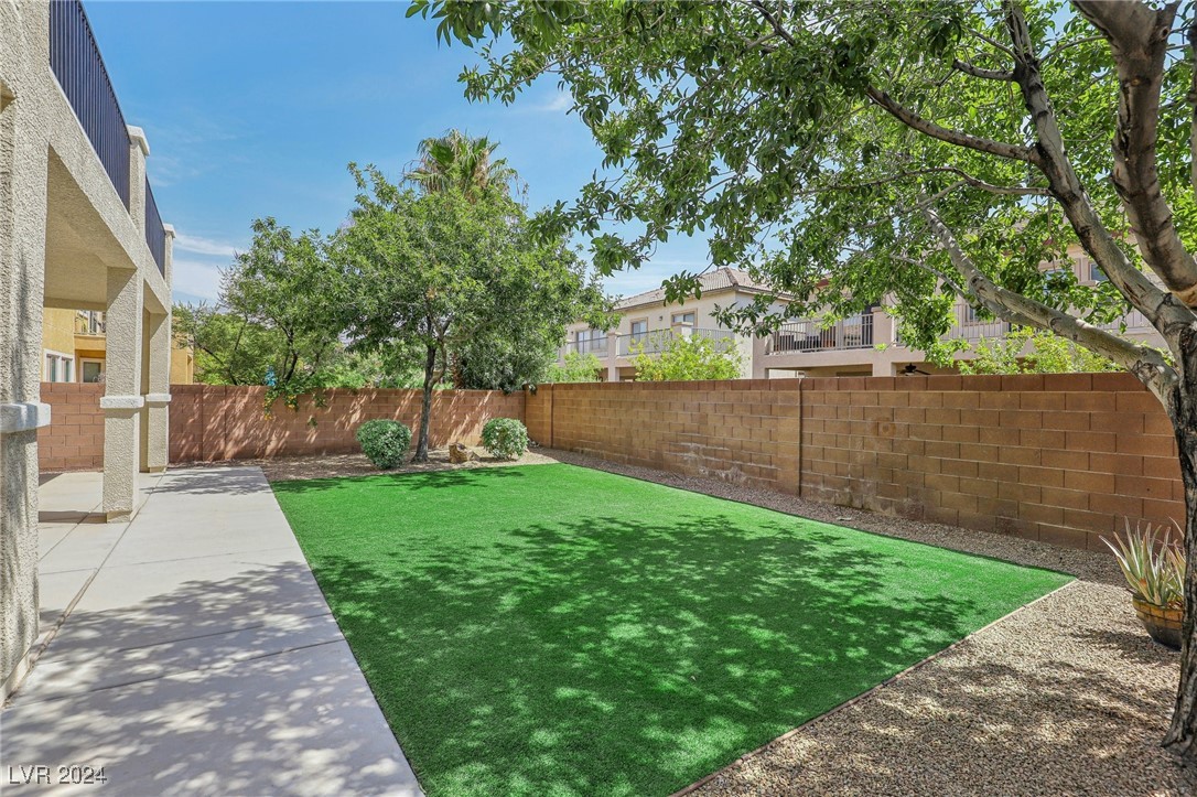 8212 Briggs Gully Street