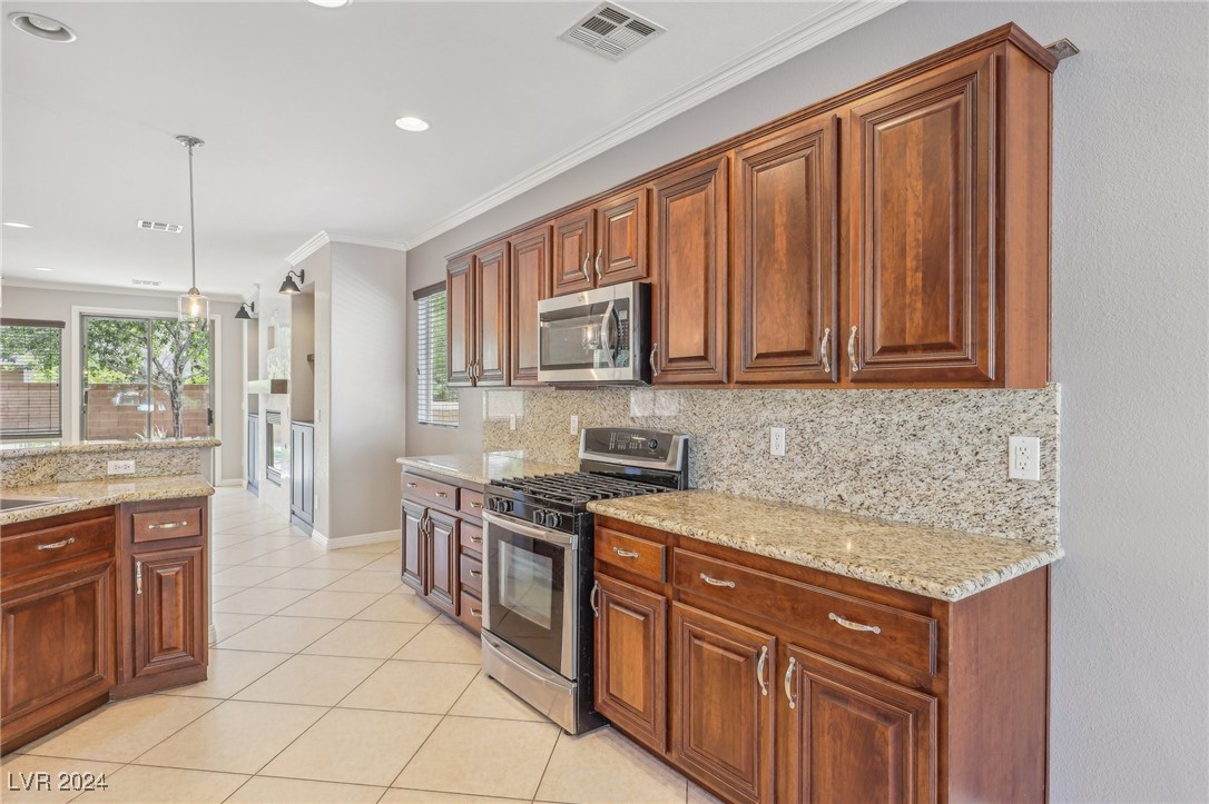 8212 Briggs Gully Street