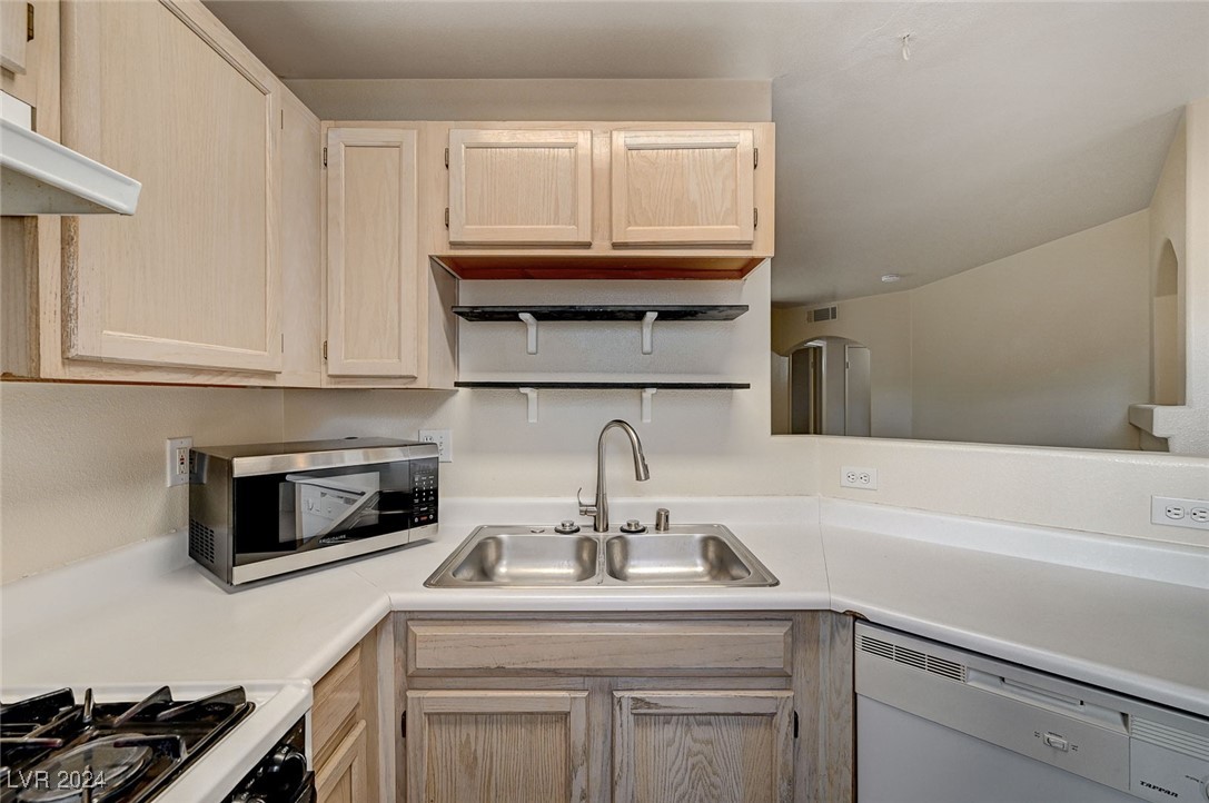 698 South Racetrack Road 1113