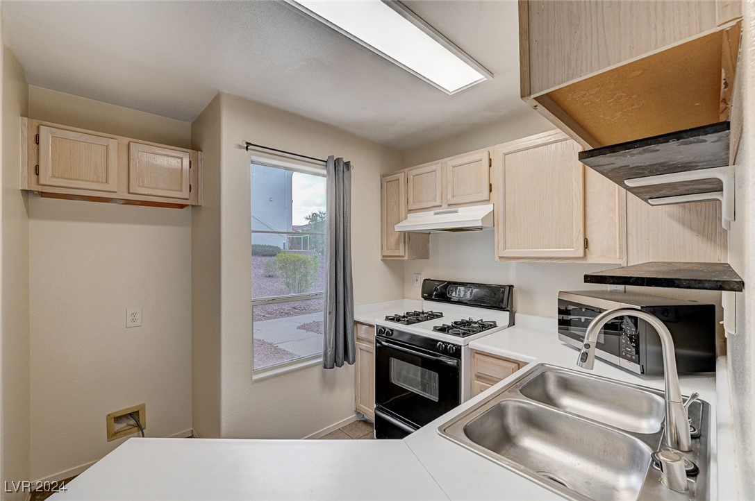 698 South Racetrack Road 1113