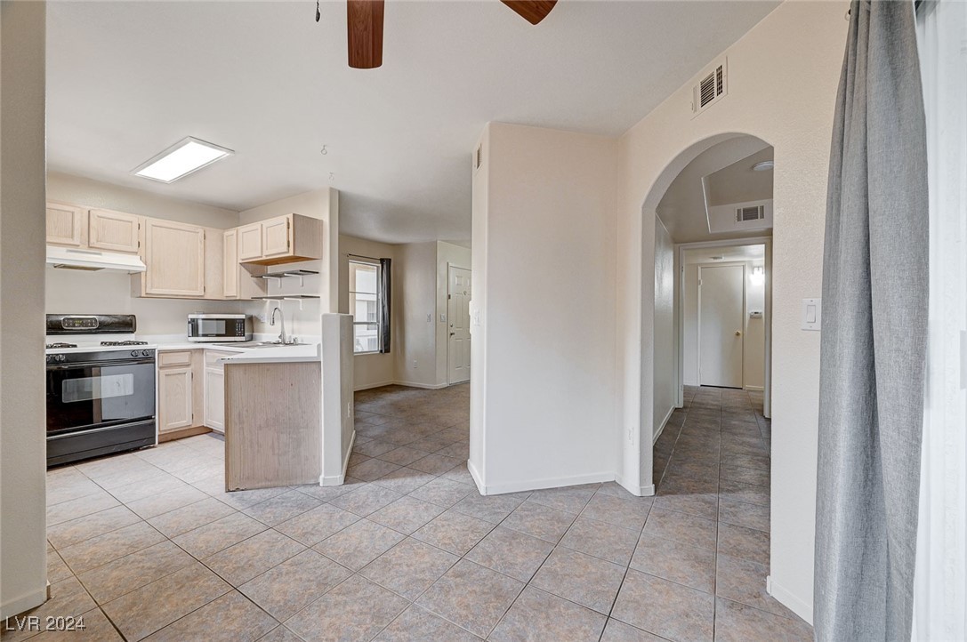 698 South Racetrack Road 1113