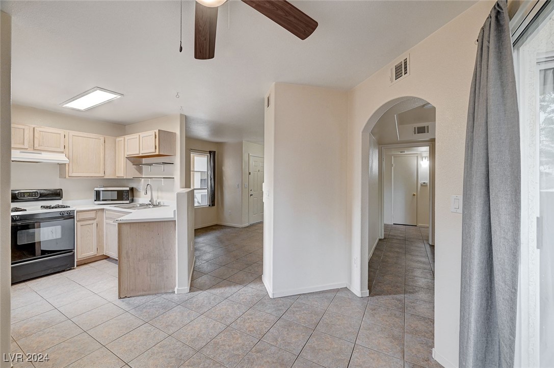 698 South Racetrack Road 1113