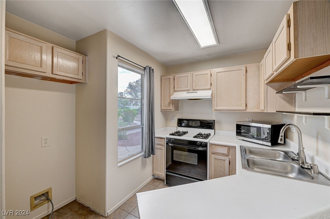 698 South Racetrack Road 1113