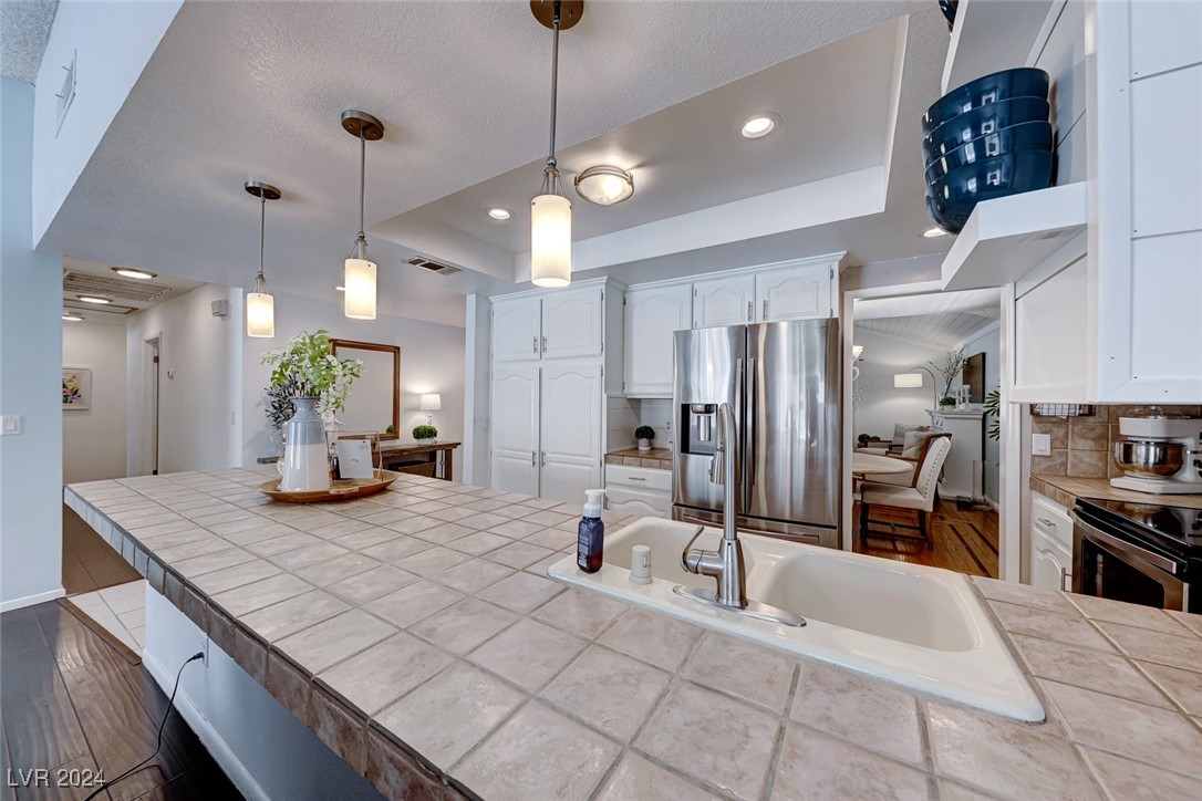 1523 Becky Lane