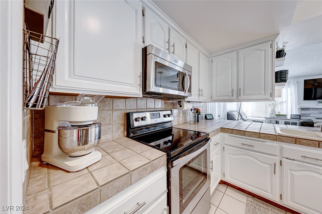 1523 Becky Lane