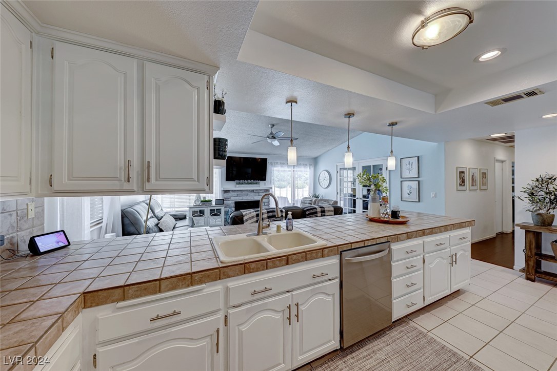 1523 Becky Lane
