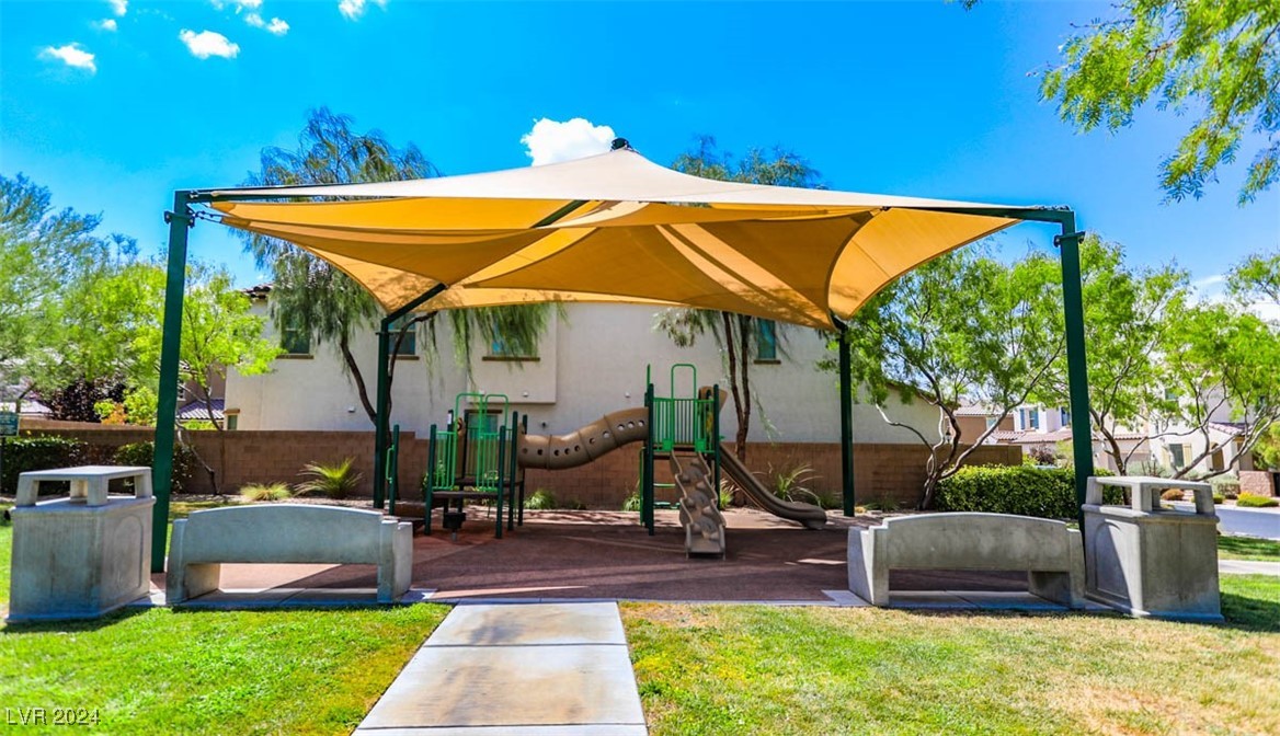 9483 Chandler Springs Avenue