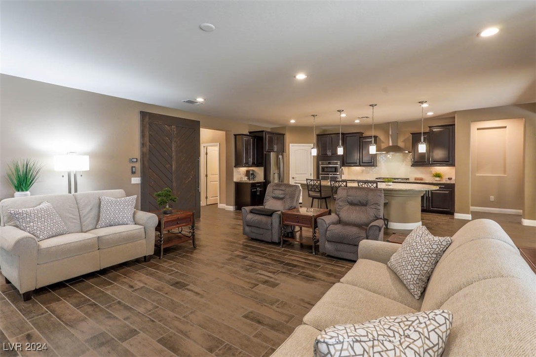 9483 Chandler Springs Avenue