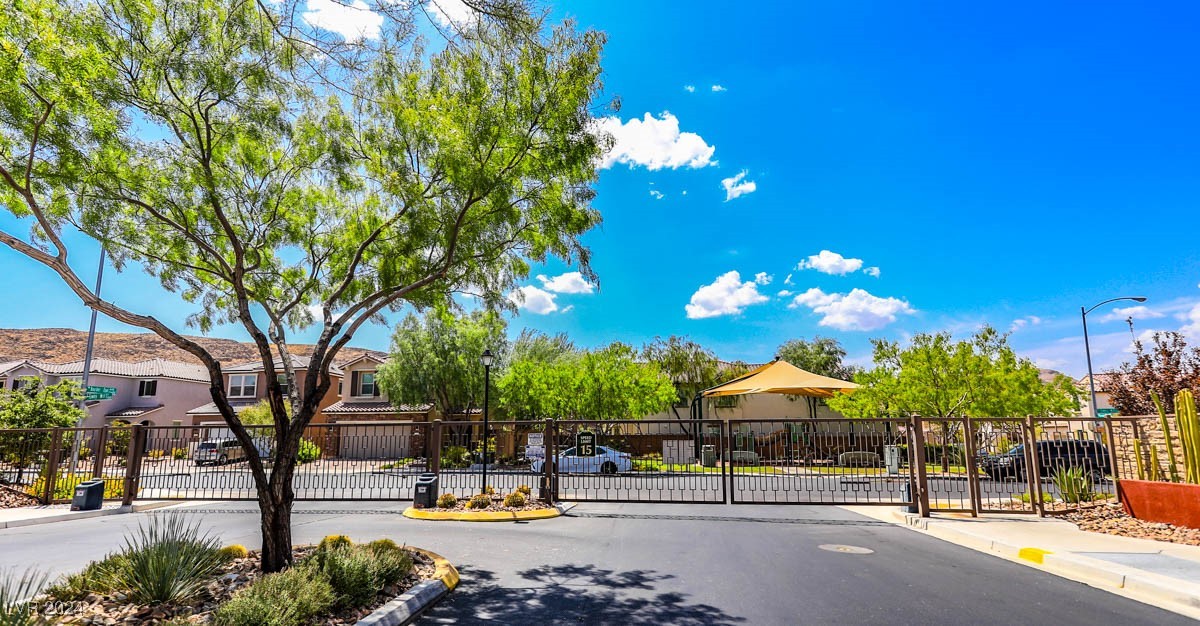 9483 Chandler Springs Avenue