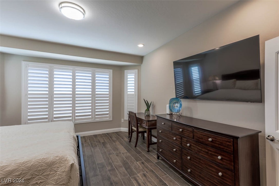 9483 Chandler Springs Avenue