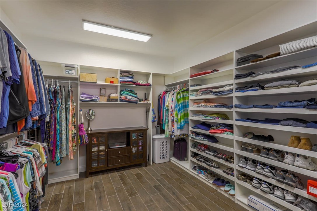 9483 Chandler Springs Avenue