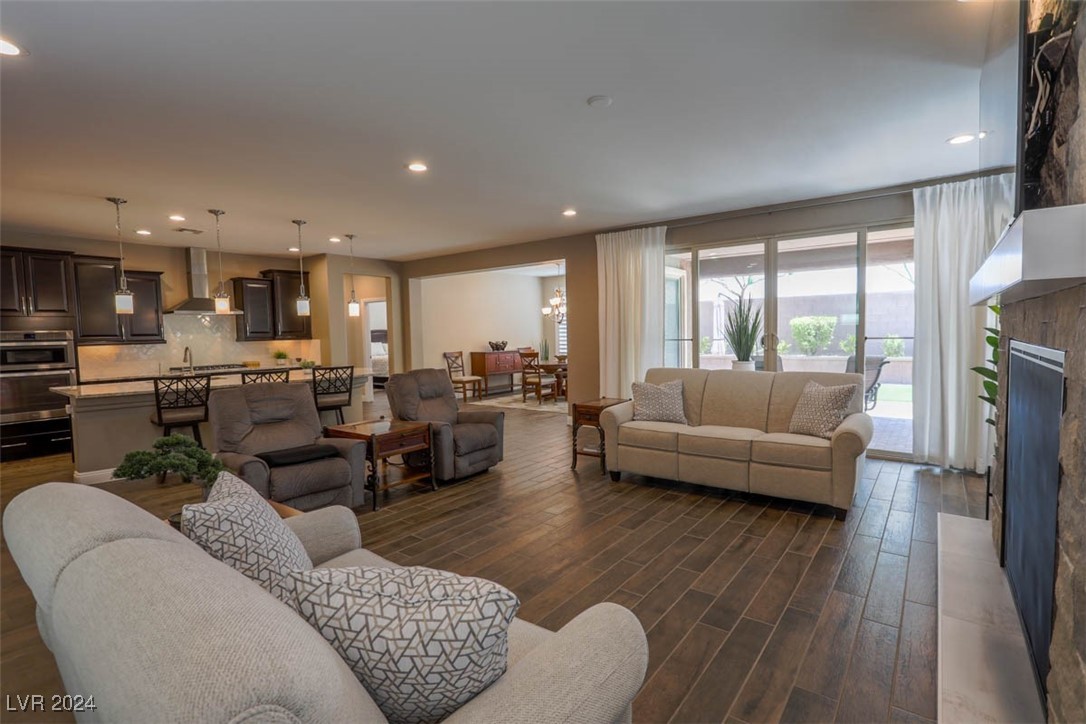 9483 Chandler Springs Avenue