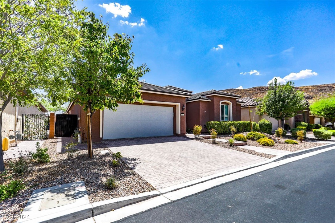 9483 Chandler Springs Avenue