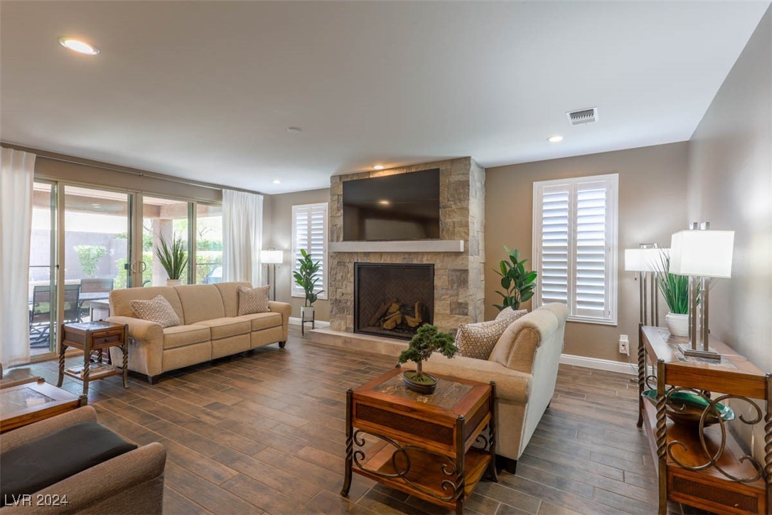 9483 Chandler Springs Avenue