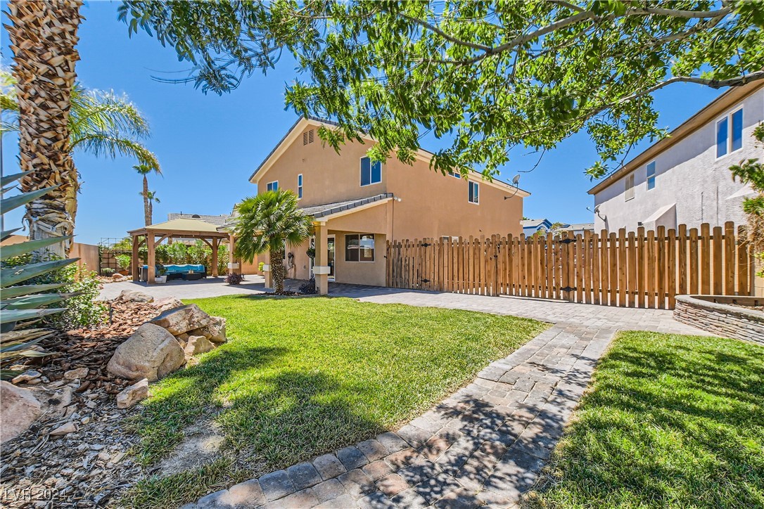 3852 Mountain Waters Street