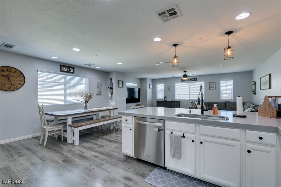 1525 Spiced Wine Avenue 18106