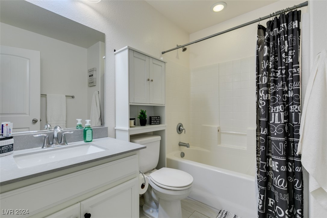 1525 Spiced Wine Avenue 18106