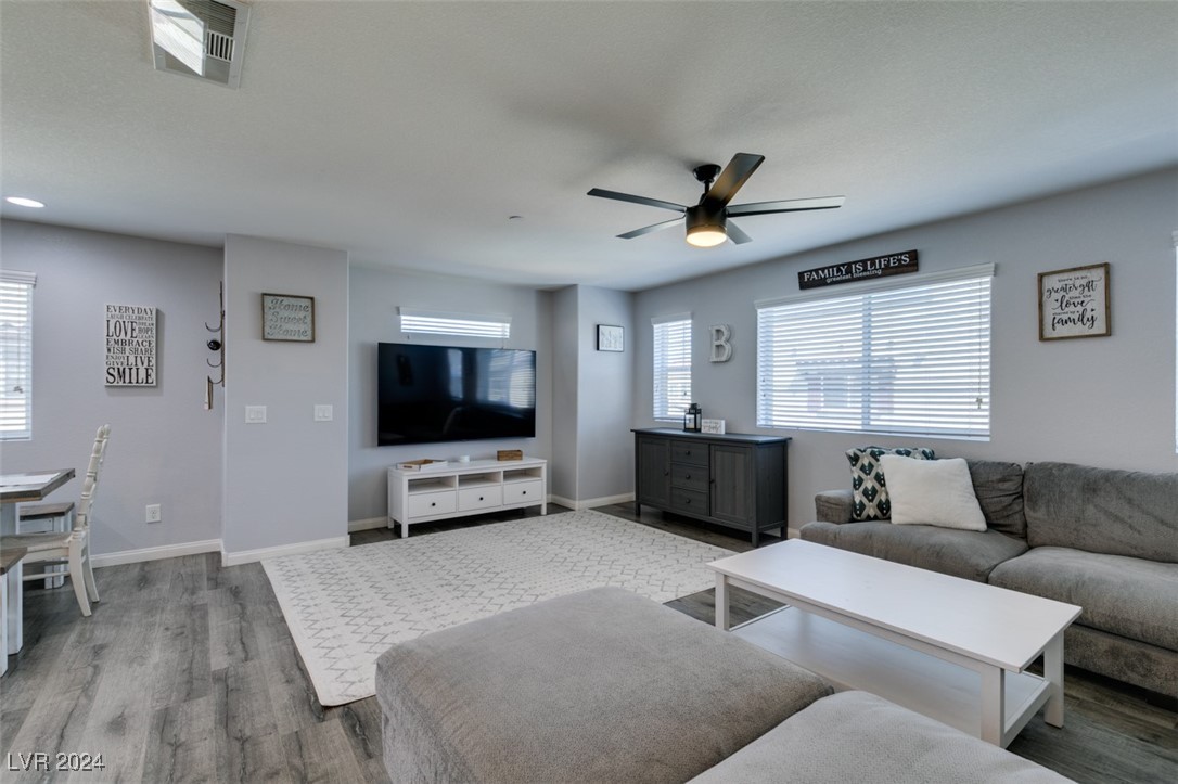 1525 Spiced Wine Avenue 18106