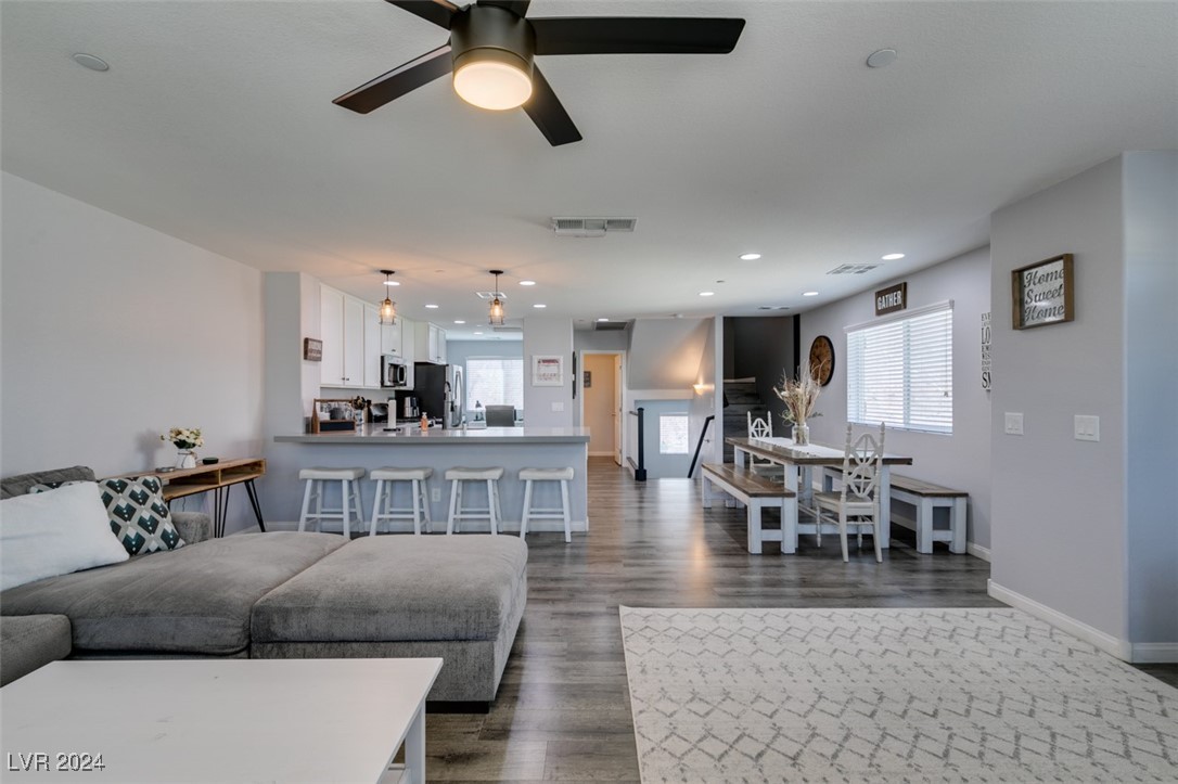 1525 Spiced Wine Avenue 18106