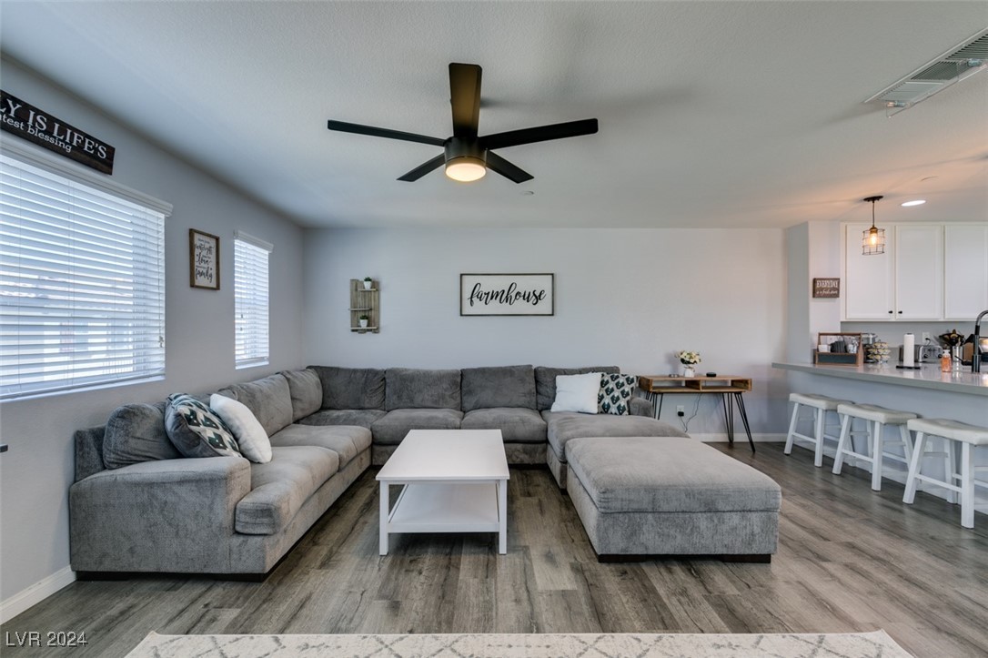 1525 Spiced Wine Avenue 18106