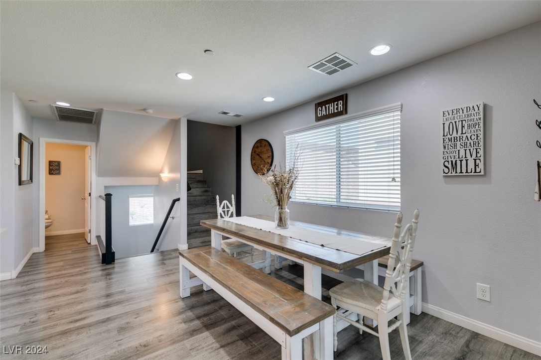 1525 Spiced Wine Avenue 18106