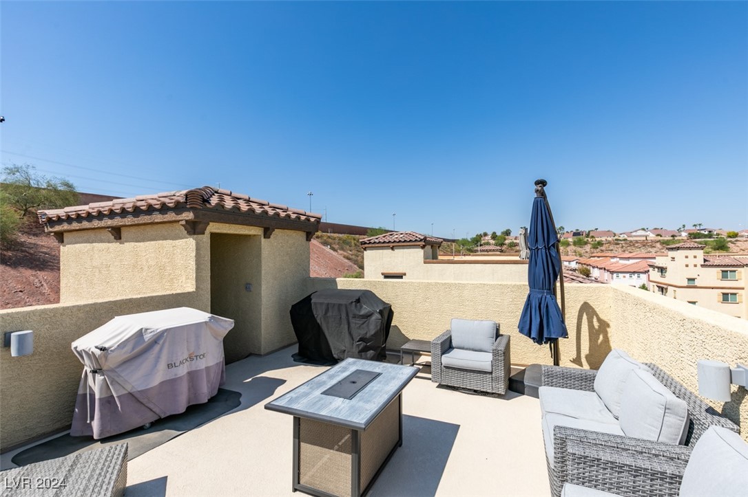 1525 Spiced Wine Avenue 18106