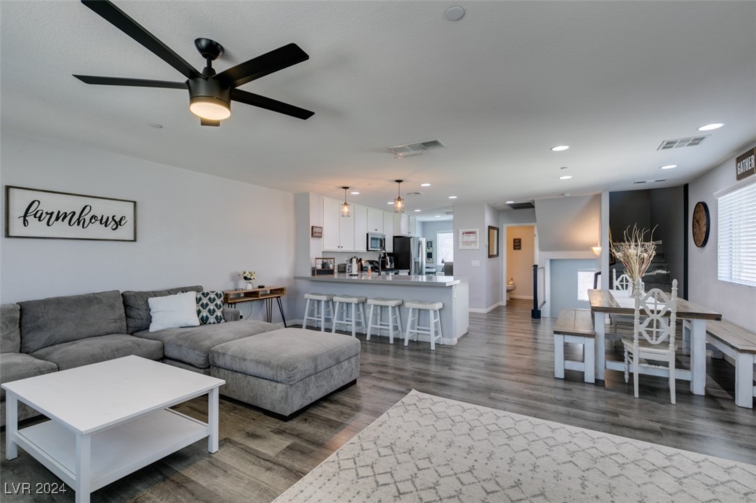 1525 Spiced Wine Avenue 18106