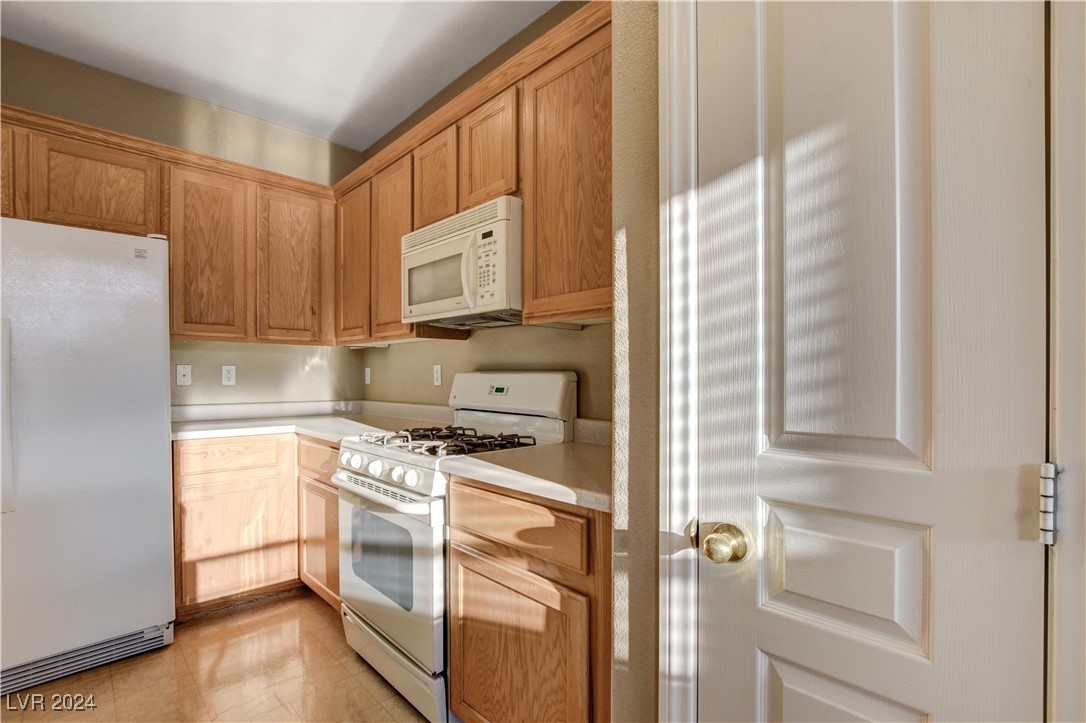 9033 QUINTESSA COVE Street