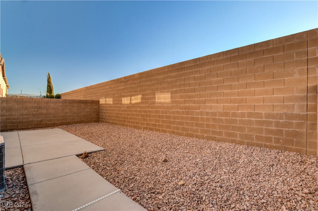 9033 QUINTESSA COVE Street