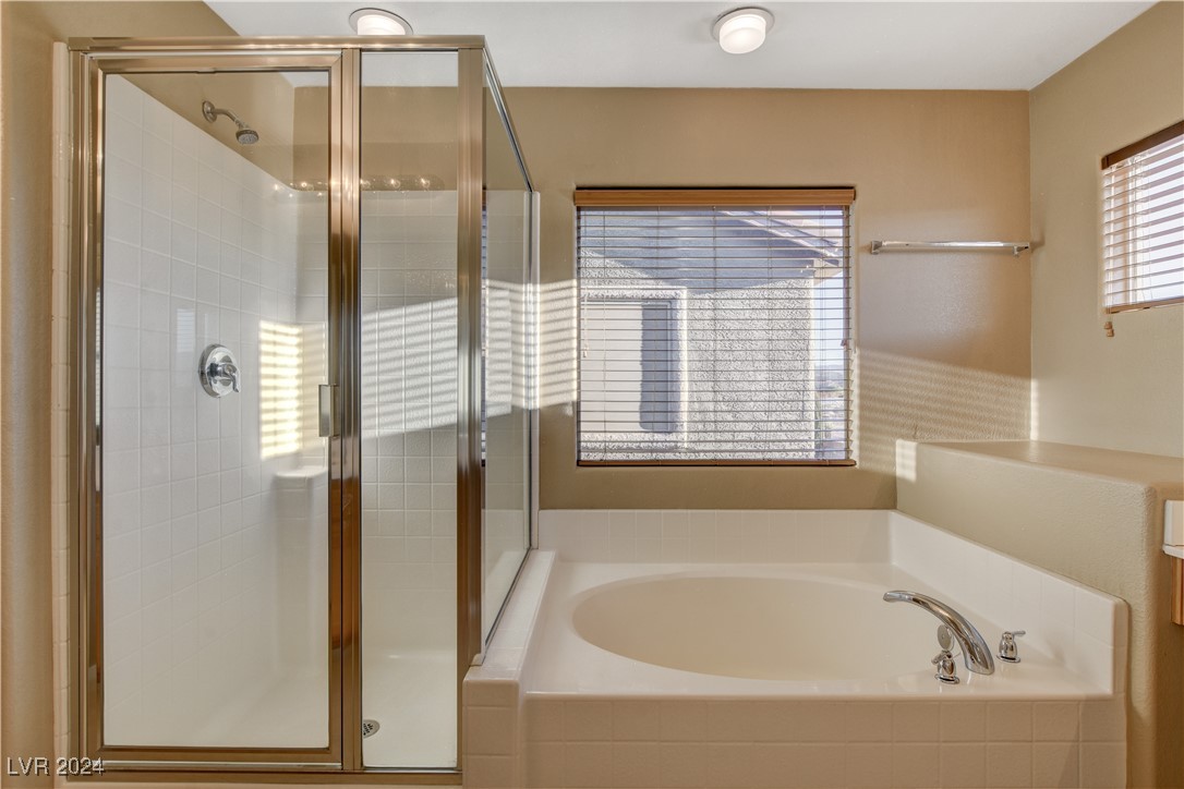 9033 QUINTESSA COVE Street