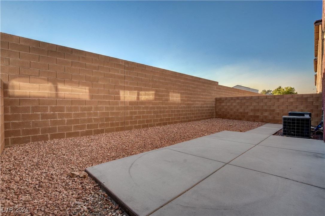 9033 QUINTESSA COVE Street